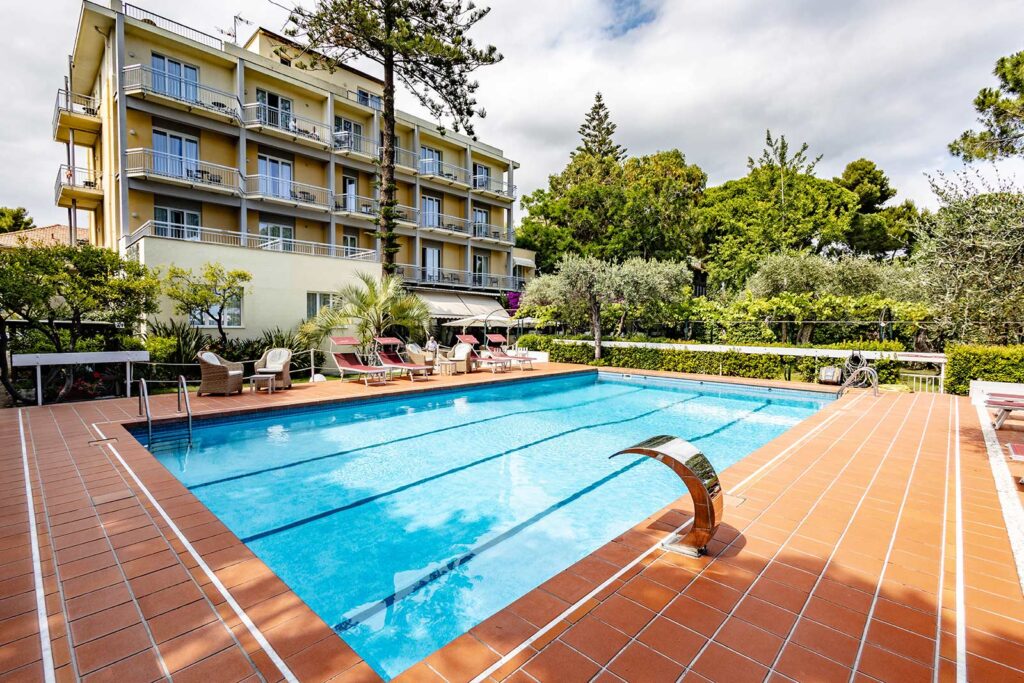 hotel con spiaggia privata liguria