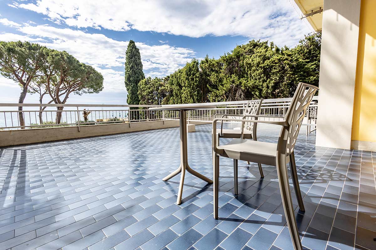 hotel with private beach in liguria